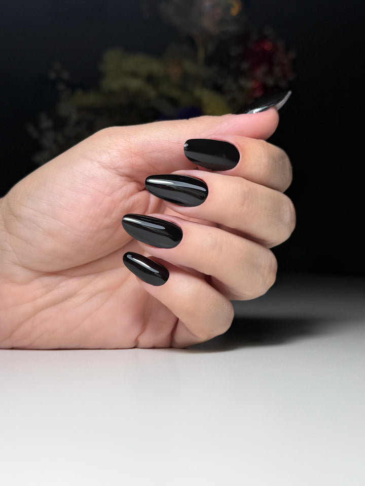 Smalto Semipermanente 1044 Nero Intenso | Black & White Collection